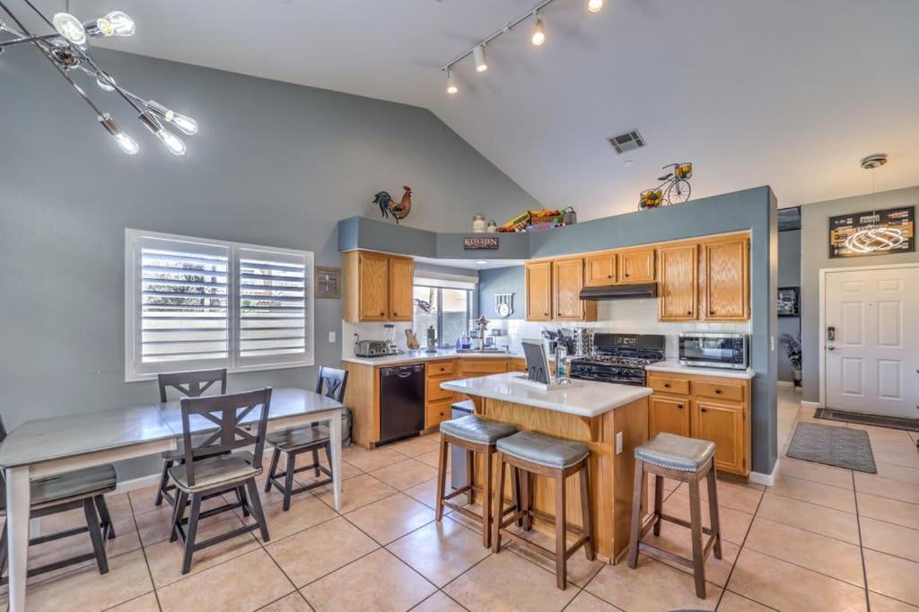 Family Fun For Everyone In Las Vegas- 4 Bedrooms, Billiards, Game Room Henderson Bagian luar foto