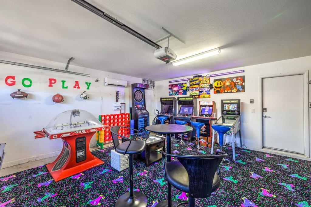 Family Fun For Everyone In Las Vegas- 4 Bedrooms, Billiards, Game Room Henderson Bagian luar foto