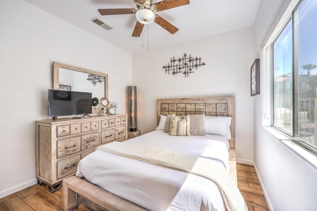 Family Fun For Everyone In Las Vegas- 4 Bedrooms, Billiards, Game Room Henderson Bagian luar foto