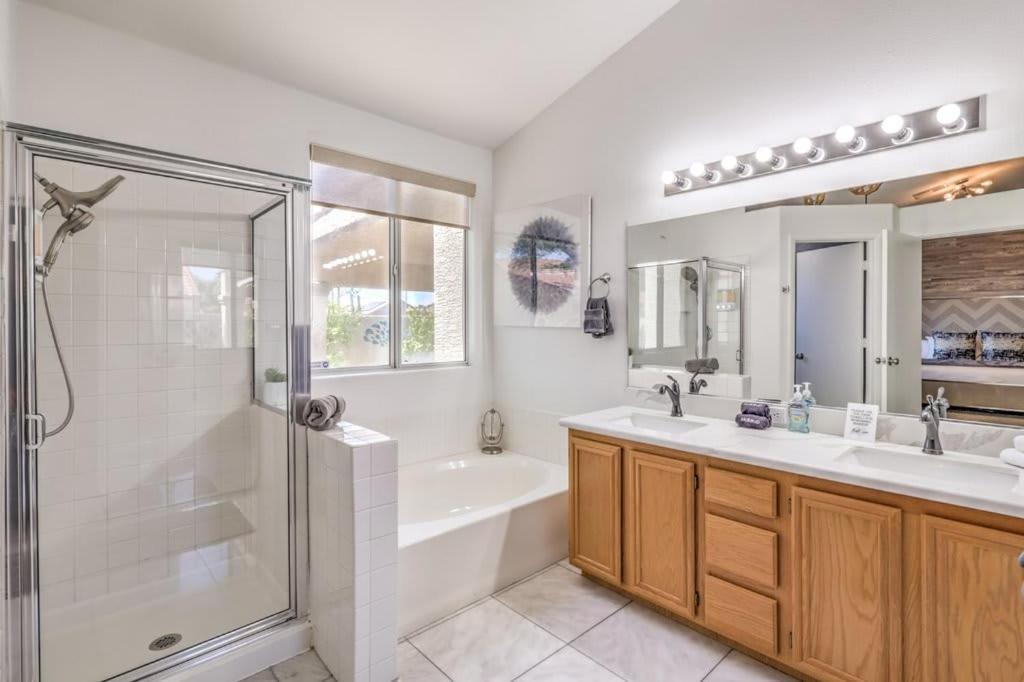 Family Fun For Everyone In Las Vegas- 4 Bedrooms, Billiards, Game Room Henderson Bagian luar foto