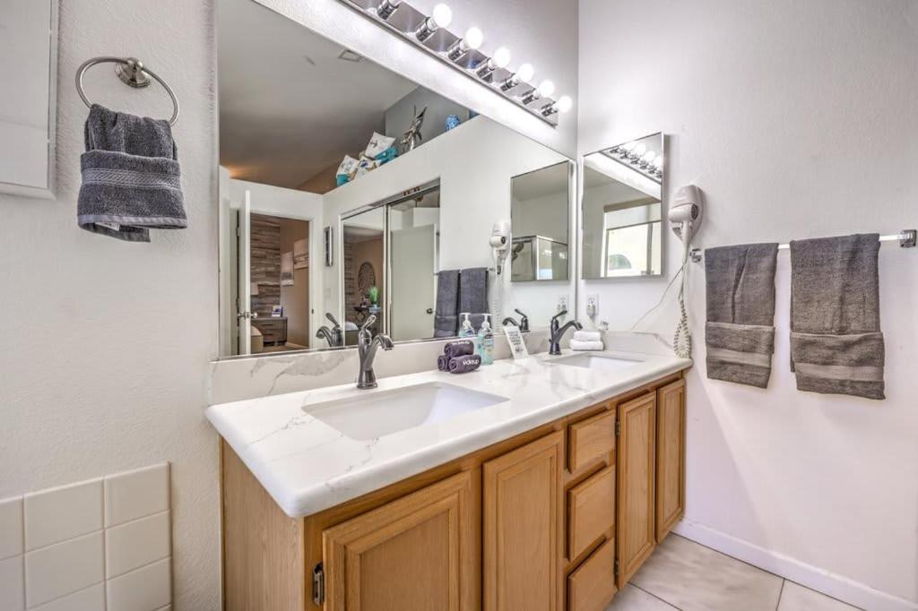 Family Fun For Everyone In Las Vegas- 4 Bedrooms, Billiards, Game Room Henderson Bagian luar foto