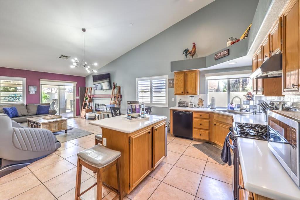 Family Fun For Everyone In Las Vegas- 4 Bedrooms, Billiards, Game Room Henderson Bagian luar foto