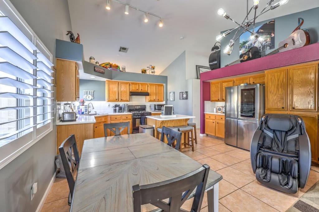 Family Fun For Everyone In Las Vegas- 4 Bedrooms, Billiards, Game Room Henderson Bagian luar foto